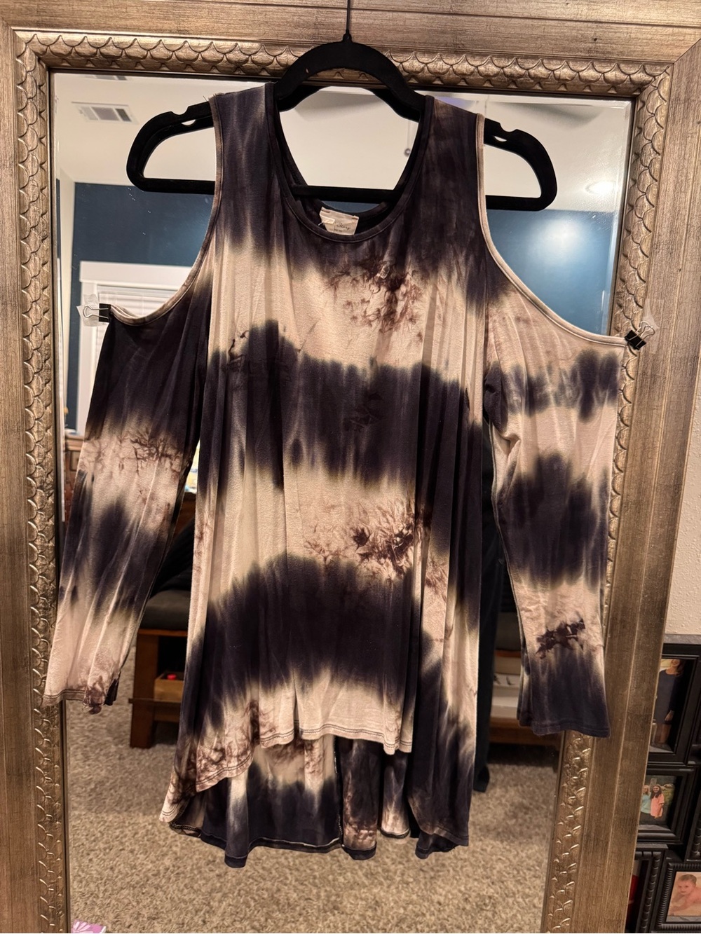1.4.3. Story by Line Up Cold-Shoulder Tie-Dye Tunic - Black and Cream